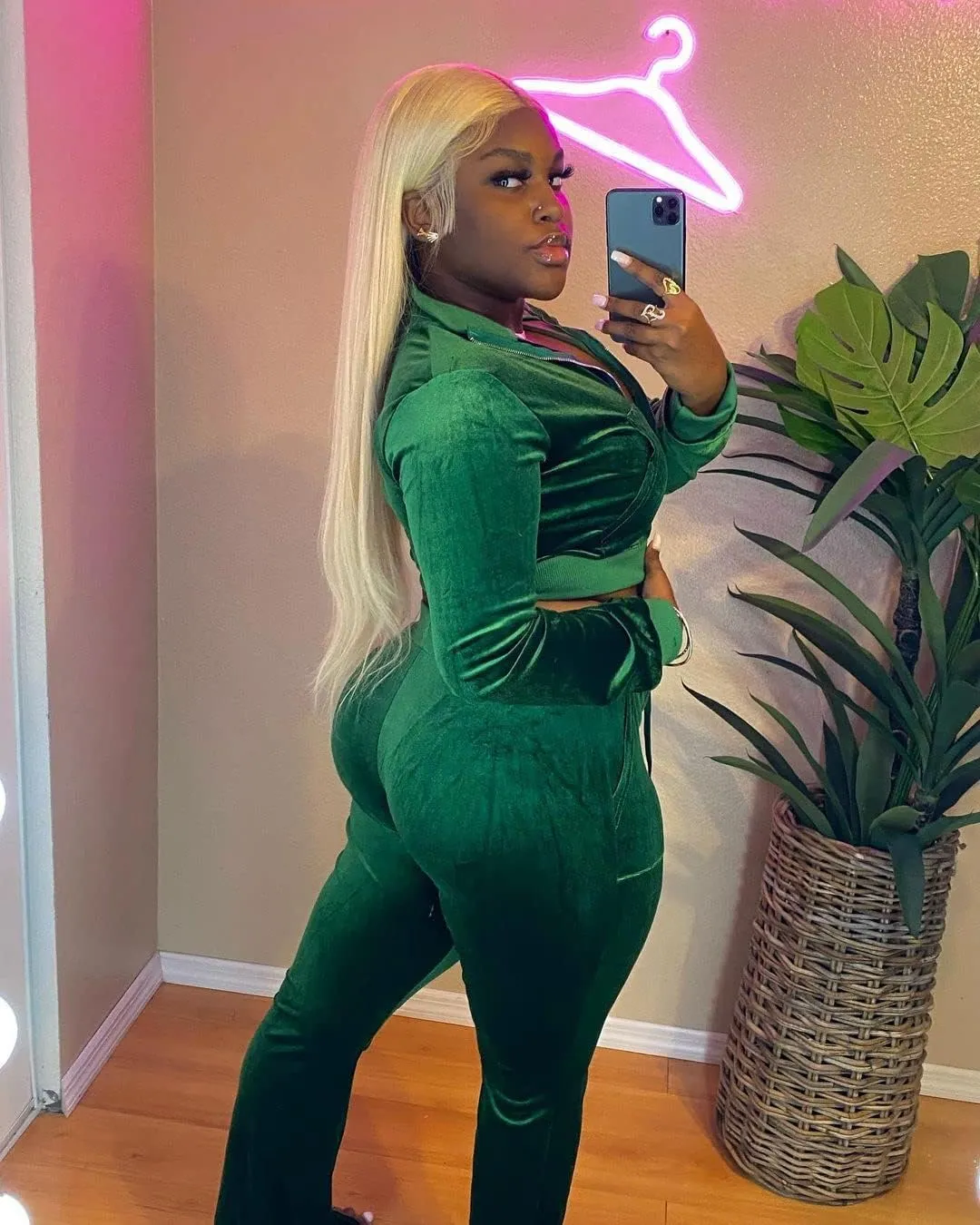 Cute Velour Tracksuit Women 2 Piece Outfits Sets Sexy Cropped Zip Up Hoodie Crop Tops Jackets Flared Pant with Pocket