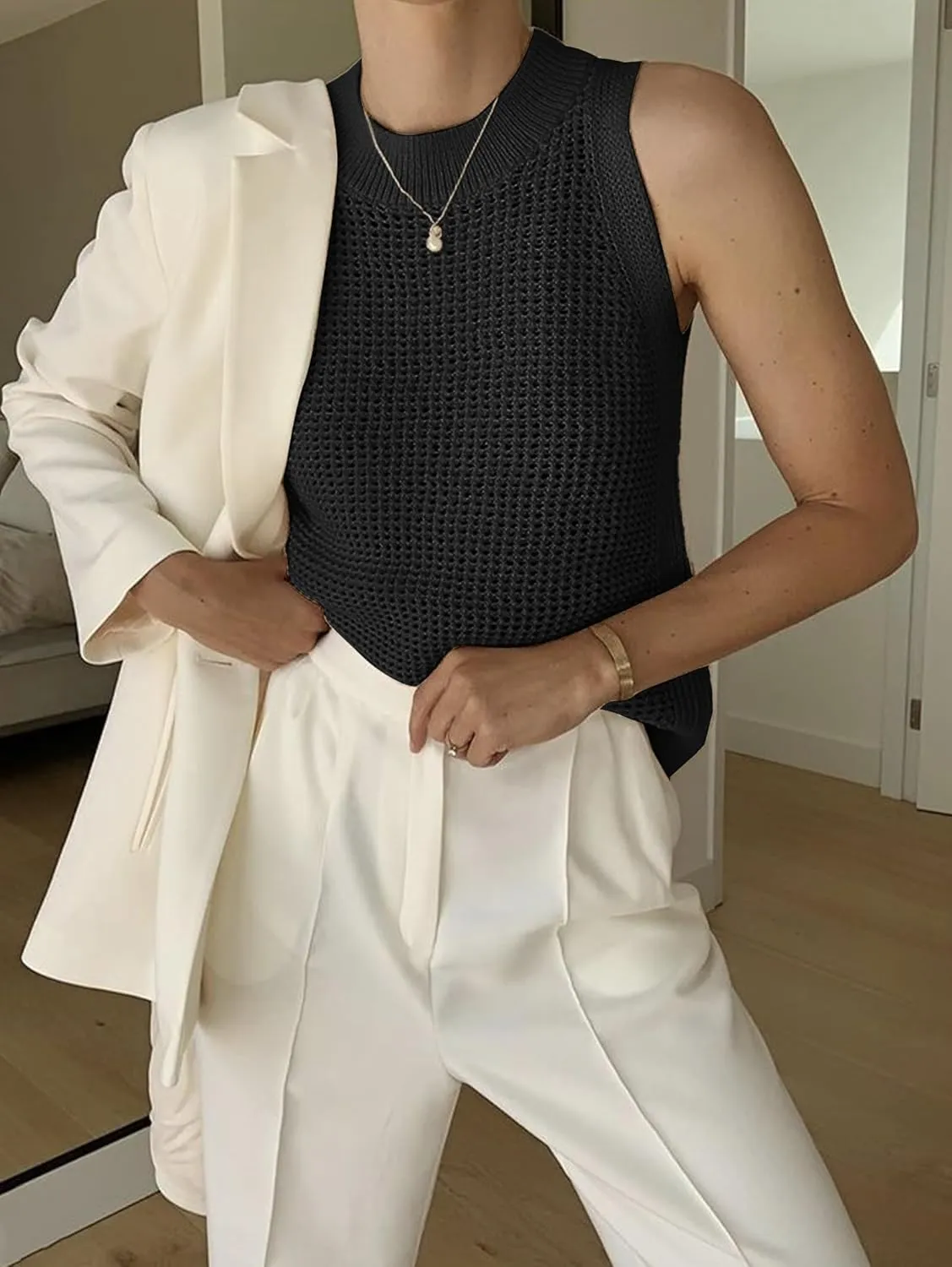 Famulily Women's Summer Knit Tank Top Sleeveless Hollow Out Tops Round Neck Crochet Knitted Cami Shirts