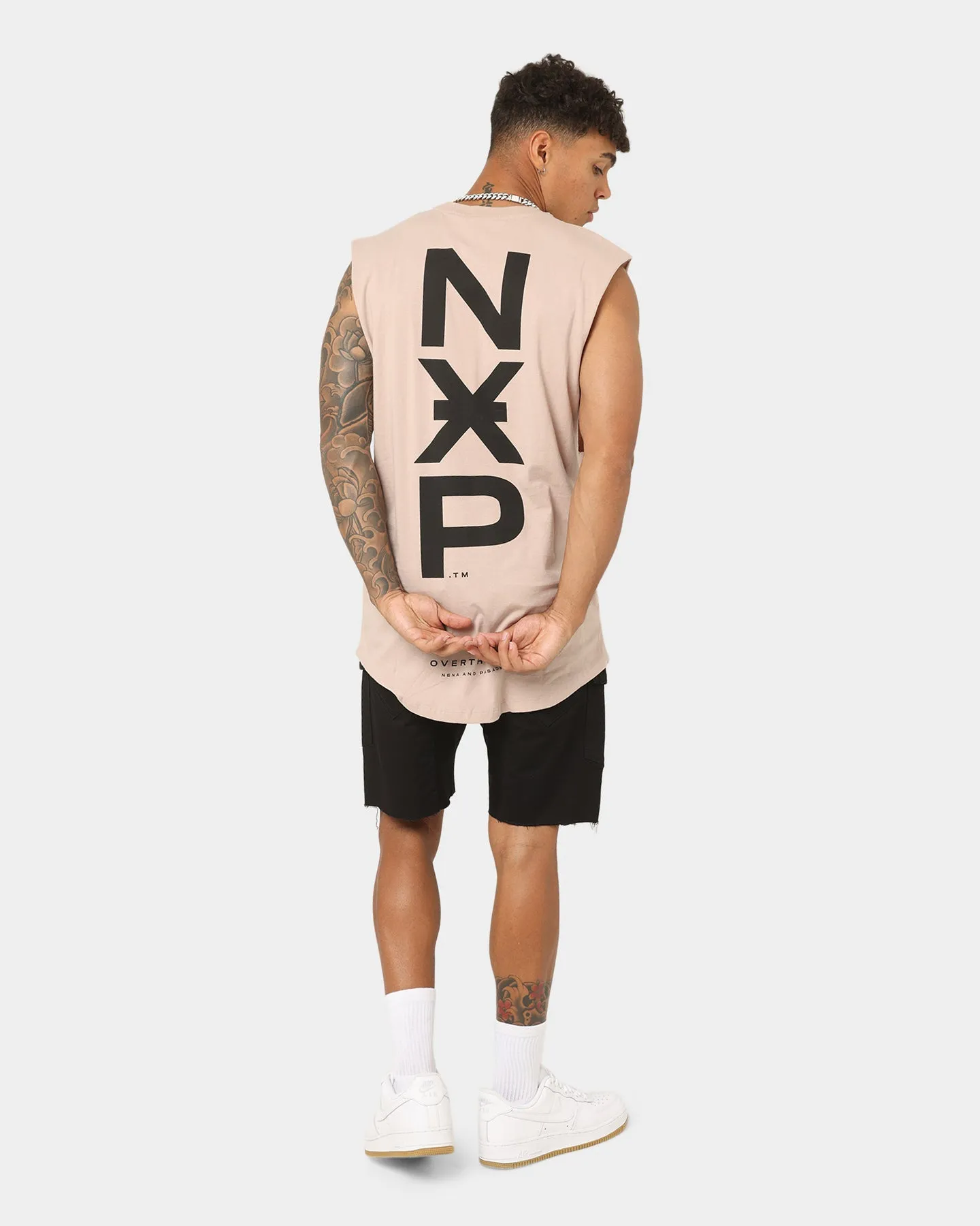 Nena and Pasadena Overthrown Scoop Back Muscle T-shirt Pigment Mushroom