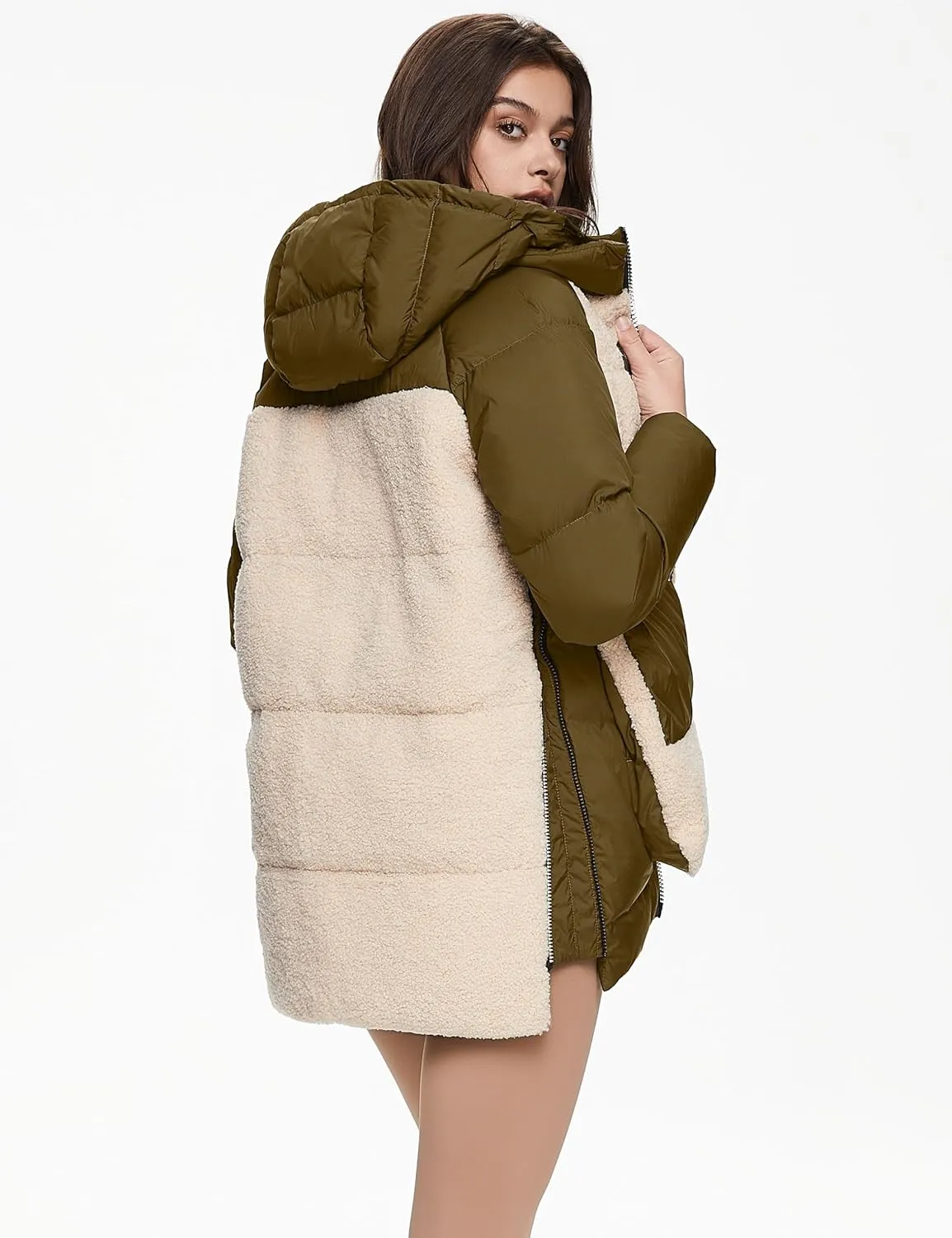 Orolay Women's Thickened Winter Down Coat Windproof Hooded Puffer Jacket with 6 Pockets