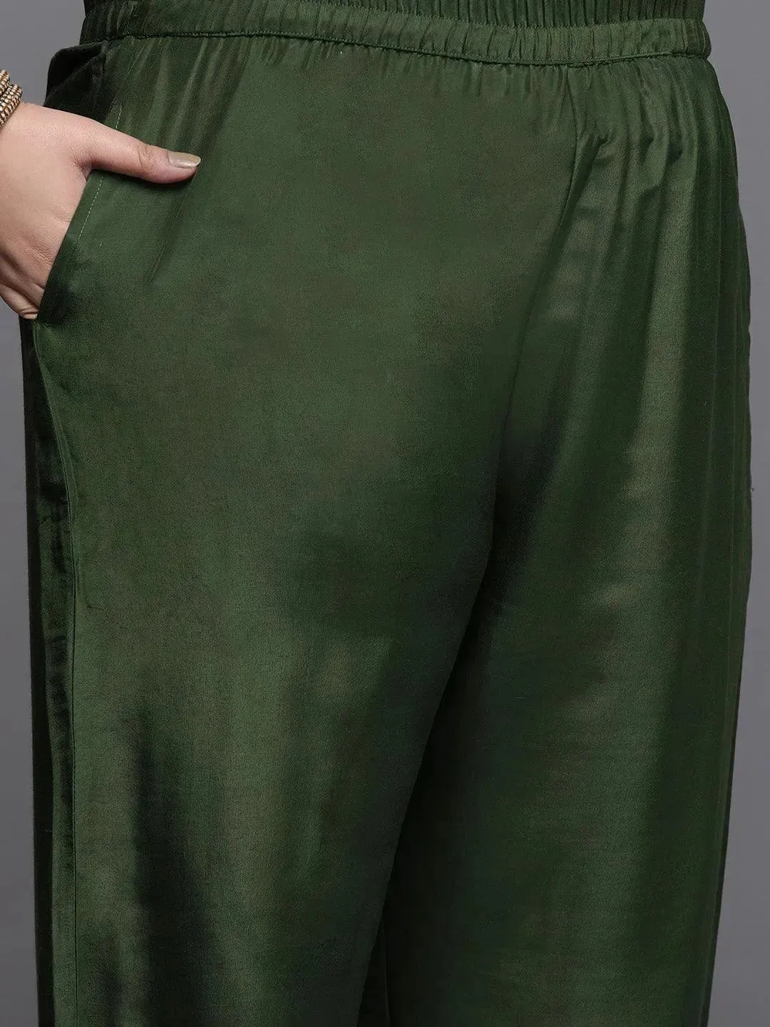 Plus Size Green Self Design Silk Blend Straight Kurta With Dupatta