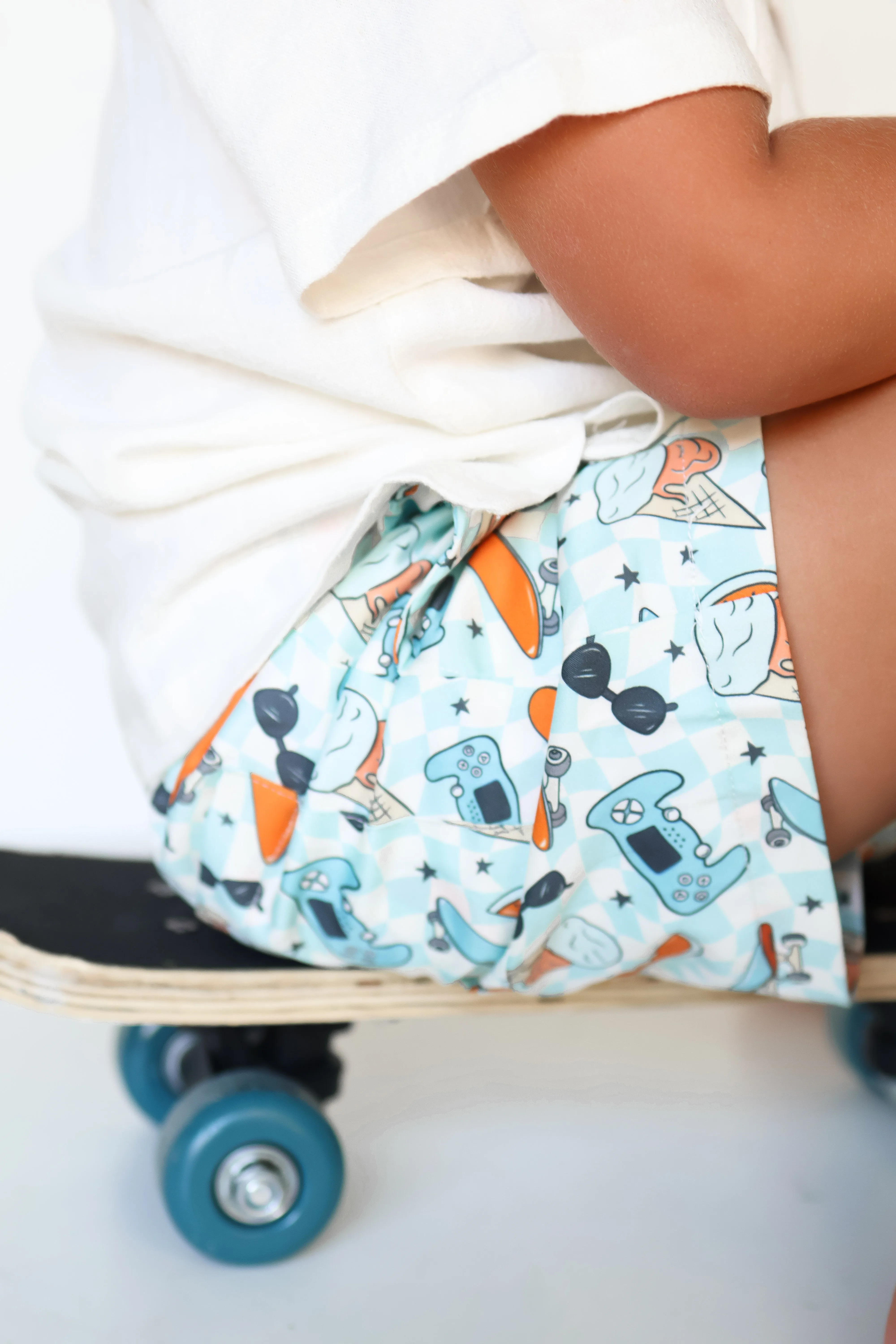 WAVES   SHADES DREAM SWIM TRUNKS