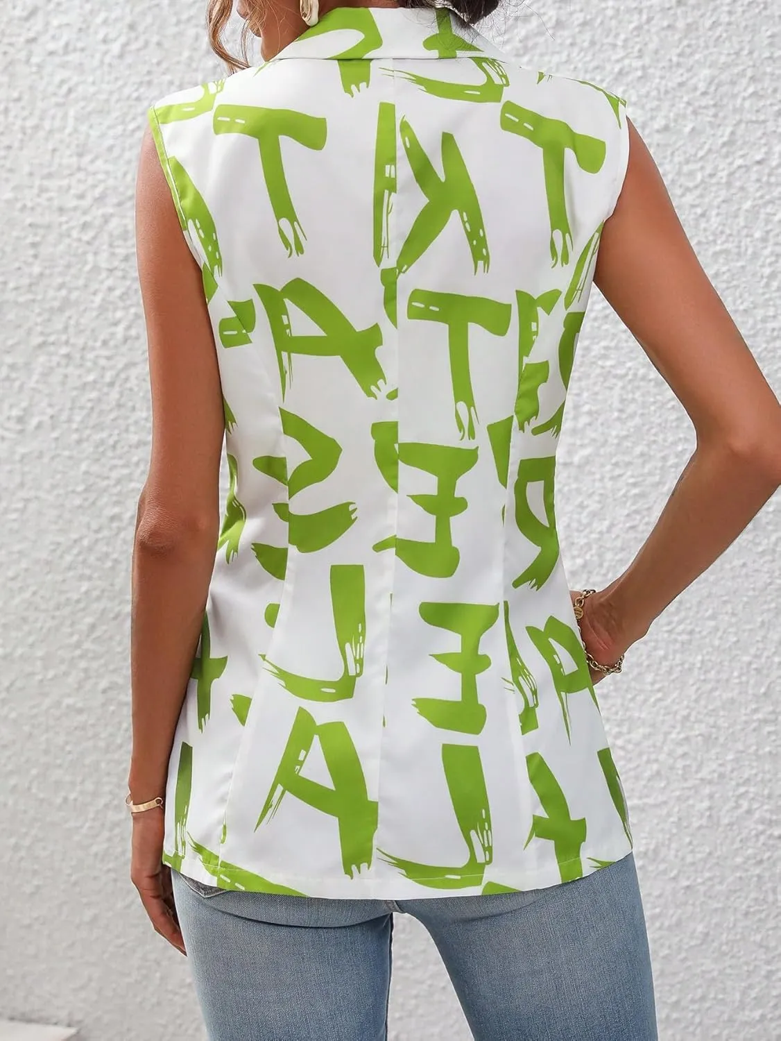 WDIRARA Women's All Over Letter Graphic Printed Lapel Neck Sleeveless Blazer Jackets with Pockets