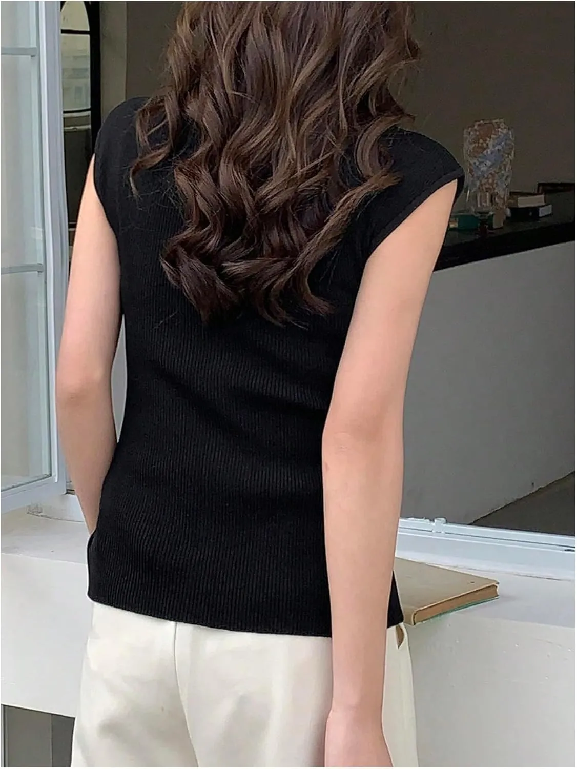 Women's Cardigan Sweater Vest Tops Cap Sleeve V Neck Button Down Tank Tops Knit Fall Outfits 2024