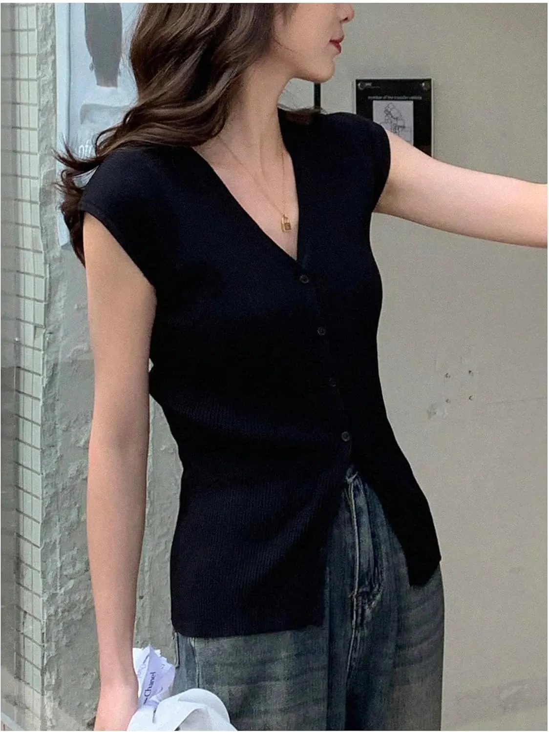 Women's Cardigan Sweater Vest Tops Cap Sleeve V Neck Button Down Tank Tops Knit Fall Outfits 2024