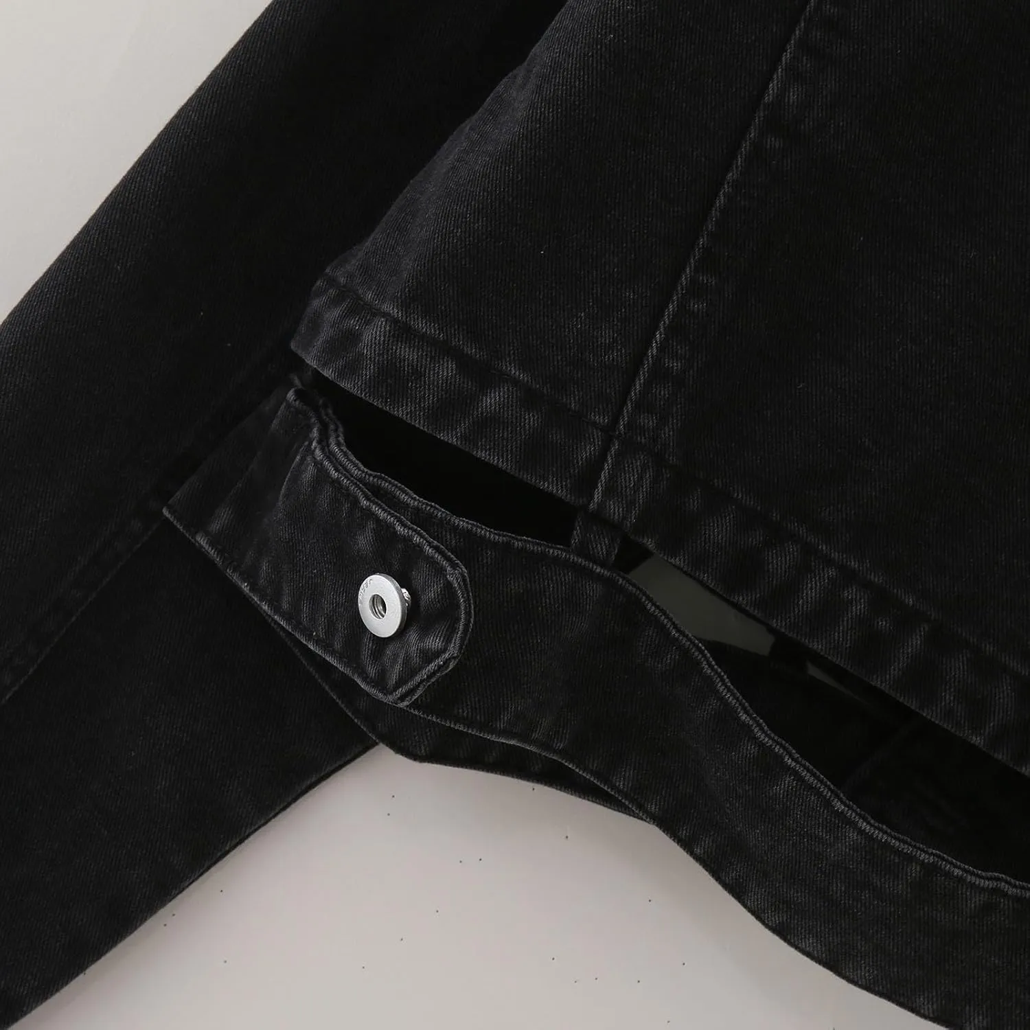 Womens Cropped Denim Jackets 2024 Trendy Button Up Shacket Fall Spring Long Sleeve Jean Coats Retro Petite Denim Coat