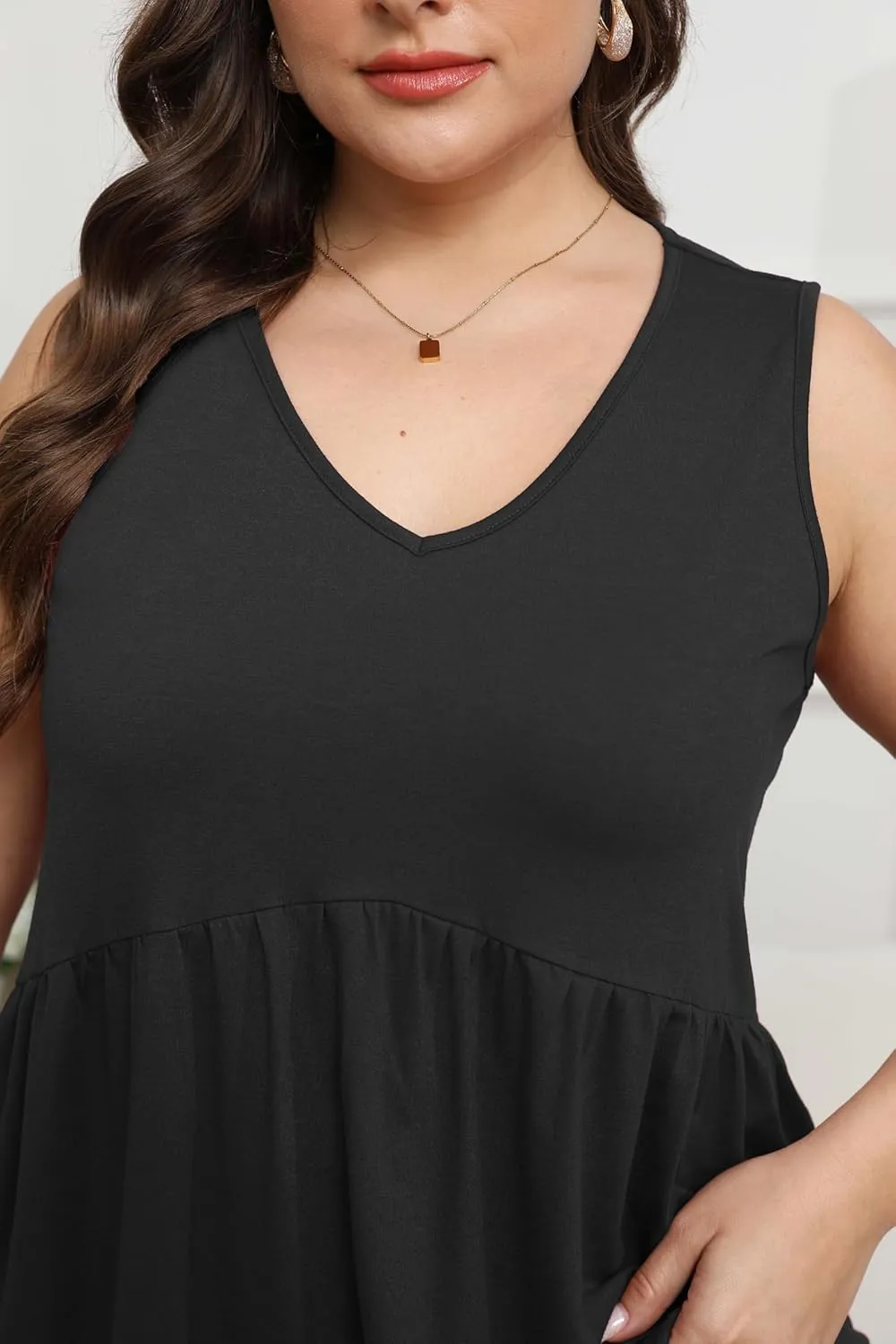Women's Plus Size Tank Tops 2025 Sleeveless Pleated V Neck Blouse Casual Loose Fit Summer Tops for Curvy Women